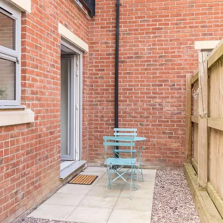 Host & - Shipwright *