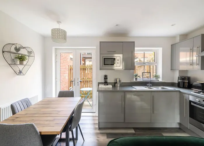 Host & - Shipwright * 惠特比